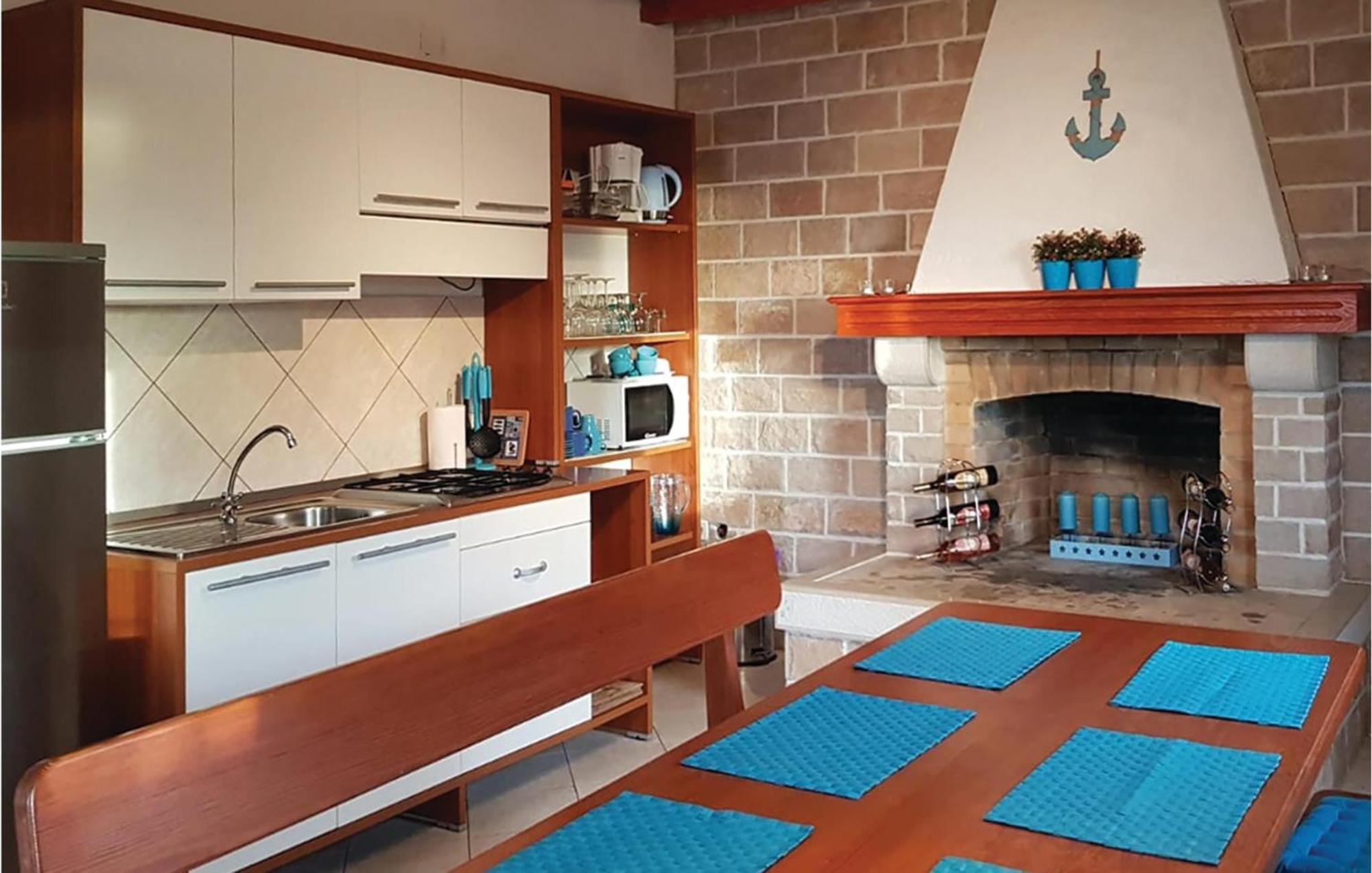 Pet Friendly Home In Postira With Wifi Экстерьер фото