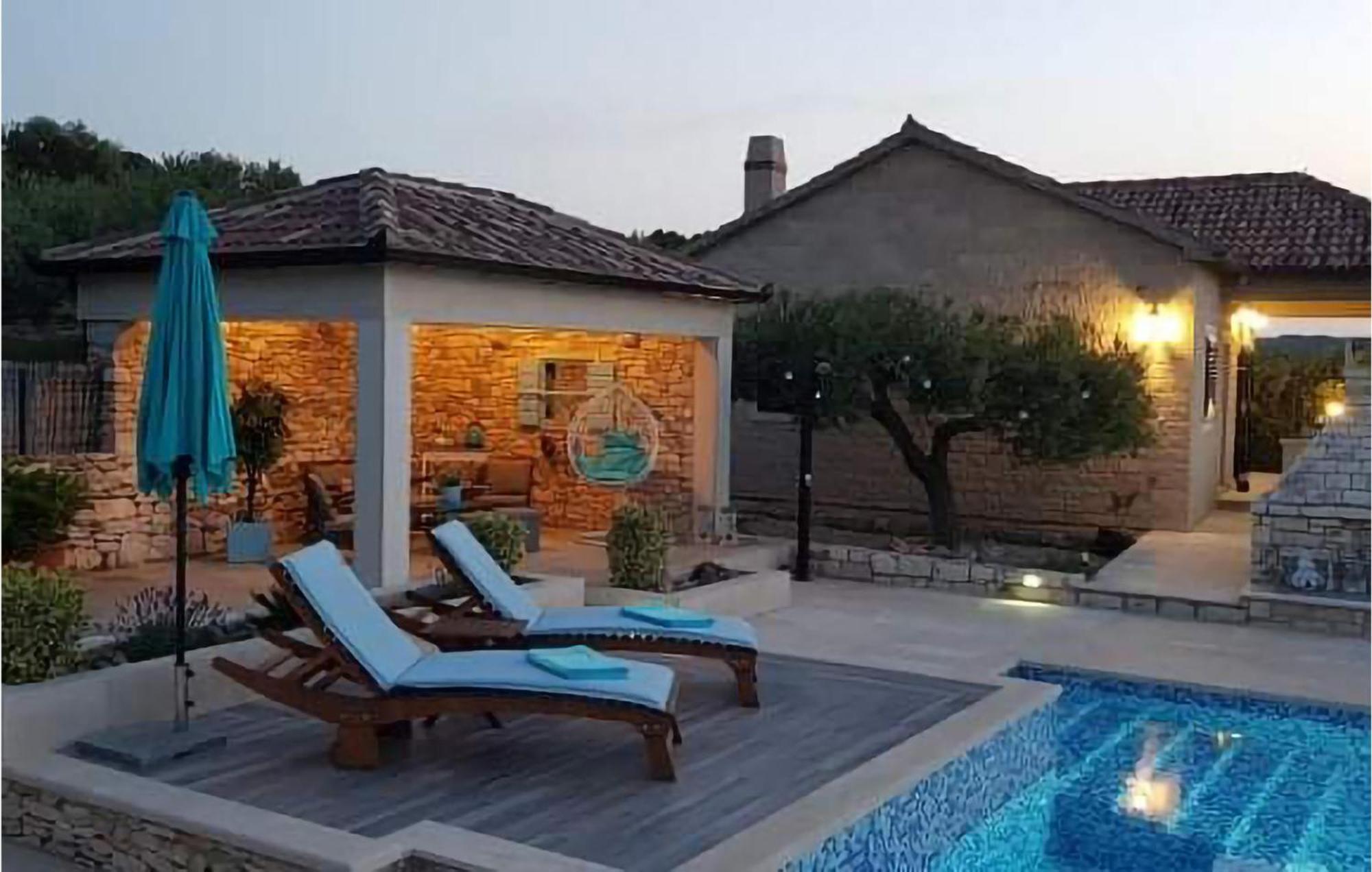 Pet Friendly Home In Postira With Wifi Экстерьер фото