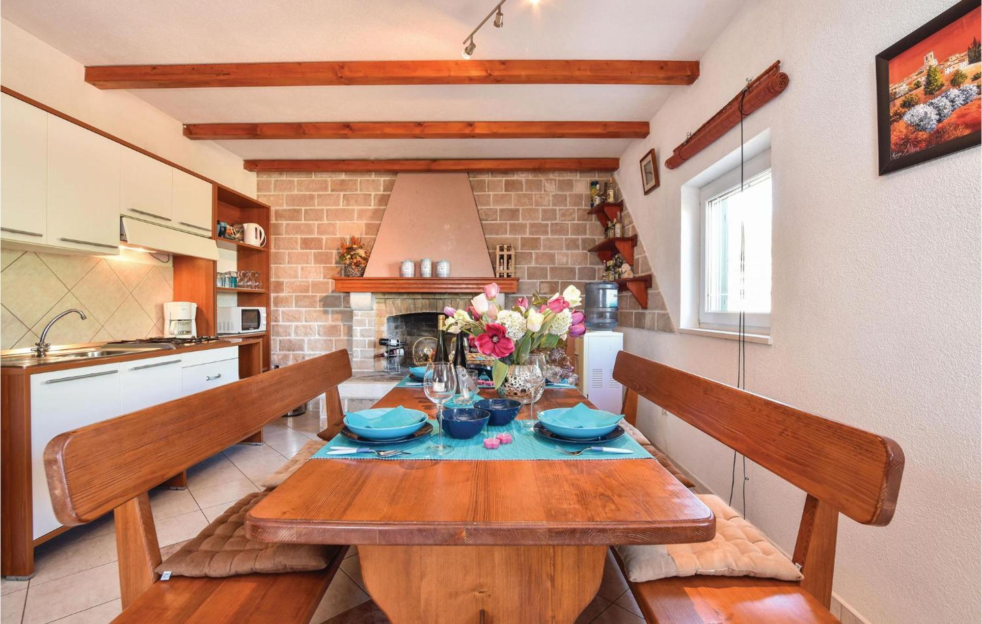Pet Friendly Home In Postira With Wifi Экстерьер фото