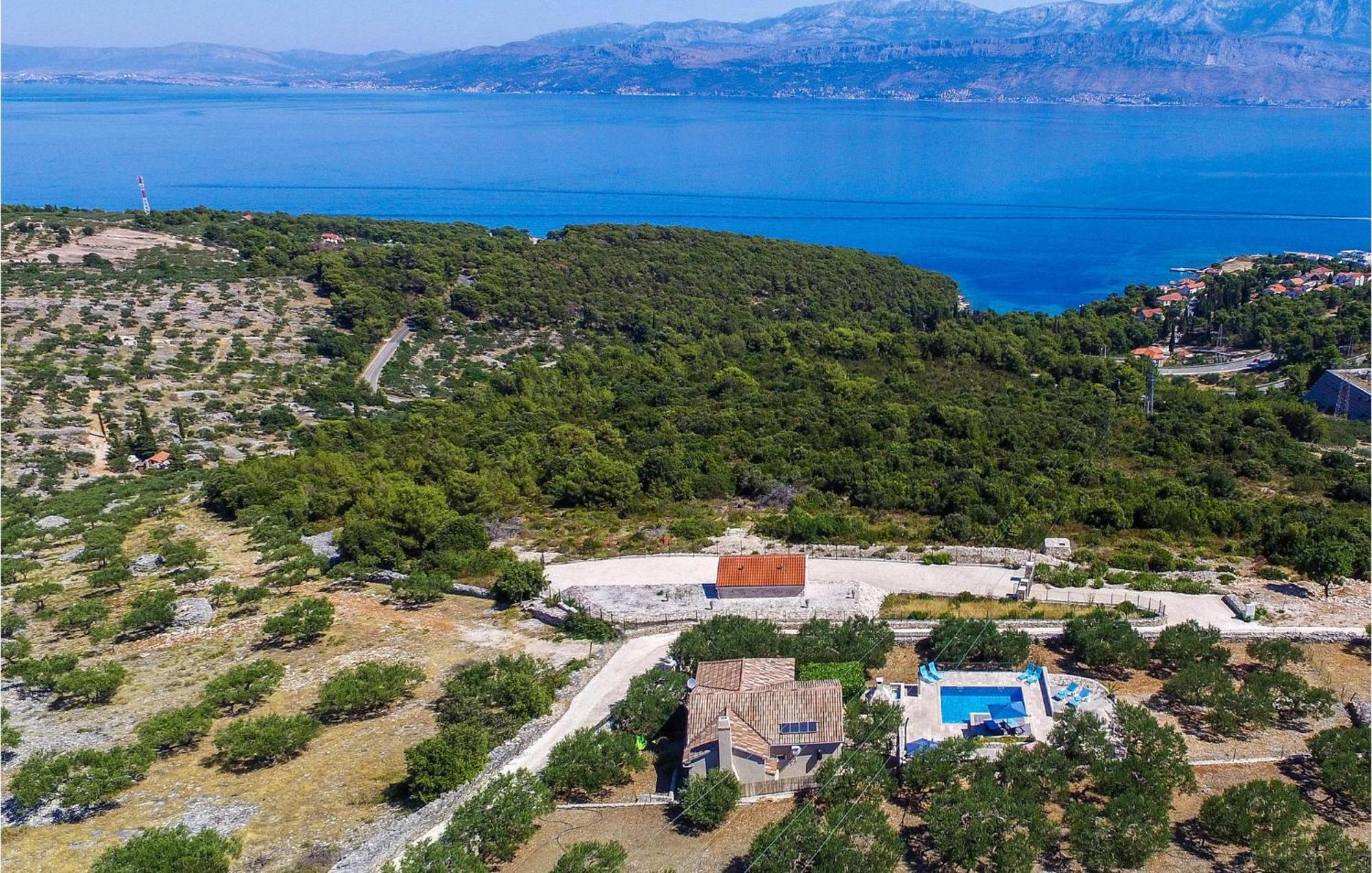 Pet Friendly Home In Postira With Wifi Экстерьер фото
